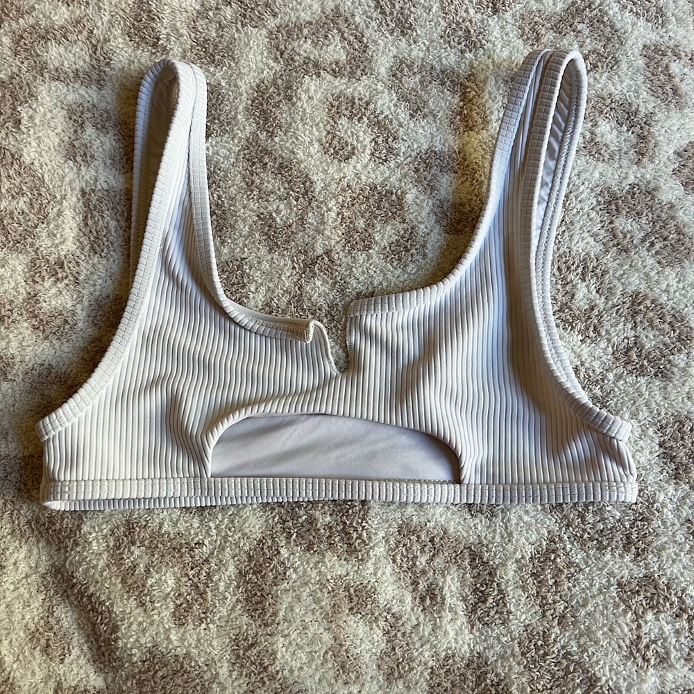 Frankie’s Bikinis | White Ribbed Scoop-neck Cutout Top | Size Medium